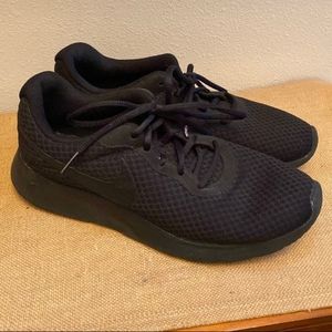 Nike Tanjun Running Shoes